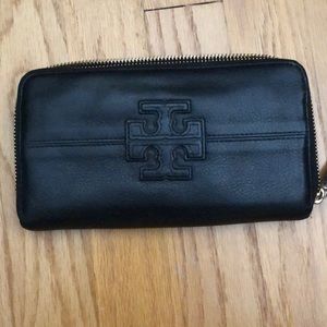 Tory Burch wallet